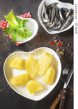 potato with fish 64180261