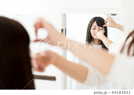 ヘアメイク 64183931