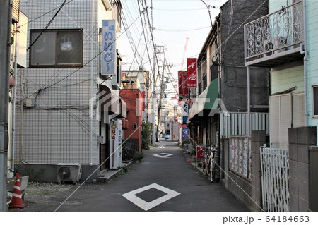菊名駅前の飲み屋街 菊名駅前の飲み屋街 64184663