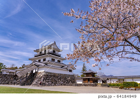 宮城県 春の白石城 復元された天守閣 三階櫓 宮城県 春の白石城 復元された天守閣 三階櫓 64184949
