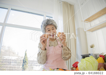 Happy senior life concept. Healthy activities in daily life of senior couple 220 64188022