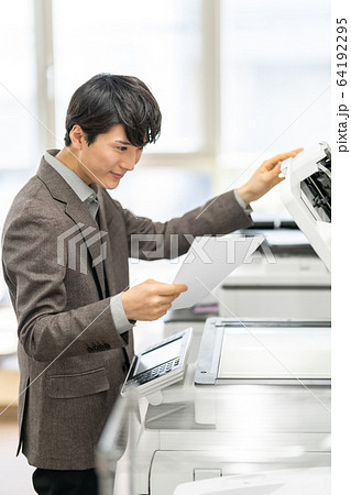 ビジネス　オフィス　コピー 64192295