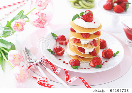 いちごパンケーキ いちごパンケーキ 64195738