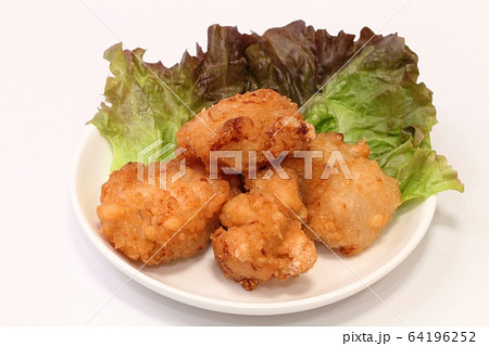 鶏のから揚げ（塩麹レモン味） 64196252