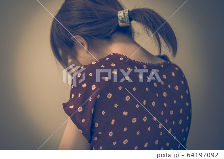 女性 女性 64197092