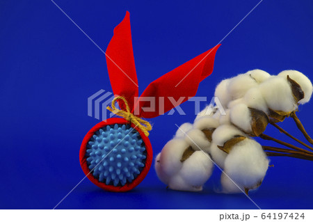 Virus molecule and natural cotton bolls Virus molecule and natural cotton bolls 64197424