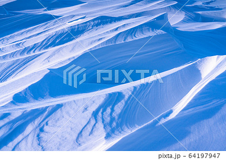 《北海道》極寒の旭岳・雪の造形美 64197947