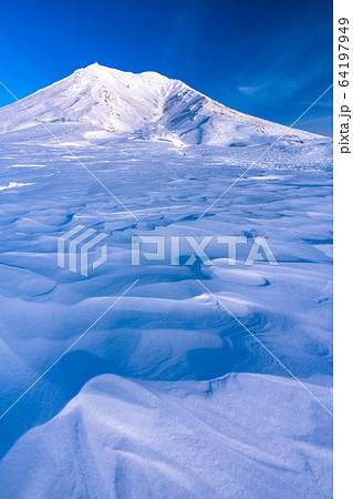 《北海道》極寒の旭岳・雪の造形美 64197949