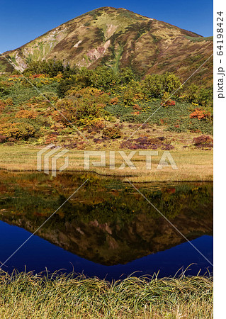 天狗の庭から望む秋の火打山 天狗の庭から望む秋の火打山 64198424