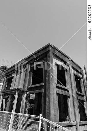 松島炭鉱四坑跡（四坑の赤レンガ）　モノクロ　【長崎県西海市】 64200538