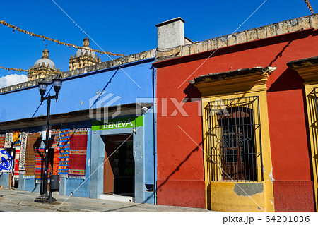 メキシコ オアハカの街並み メキシコ オアハカの街並み 64201036