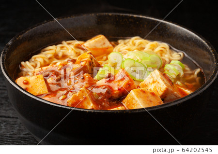 麻婆豆腐麺 64202545