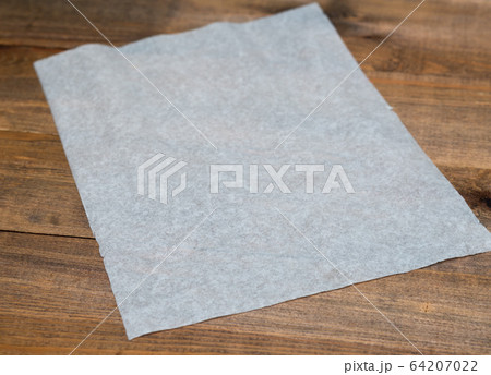 paper on table 64207022