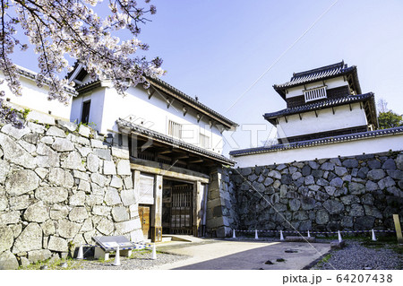 福岡城跡 下之橋御門と潮見櫓 福岡城跡 下之橋御門と潮見櫓 64207438