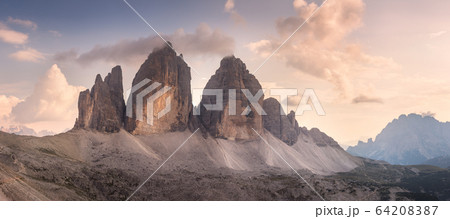 Mountain ridge view of Tre Cime di Lavaredo, South Tirol, Dolomites Italien Alps 64208387
