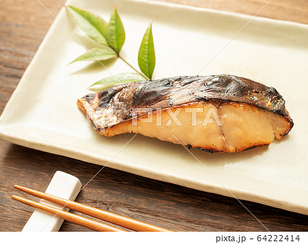 鰆の酒粕漬け 64222414