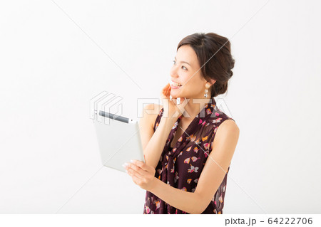 女性カジュアルビジネス 64222706