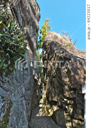 【太郎坊宮 阿賀神社 (夫婦岩)】 (高解像度版) 滋賀県東近江市小脇町 64223017