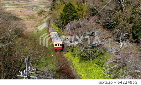小湊鐵道の上総大久保駅 小湊鐵道の上総大久保駅 64224955