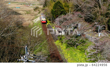 小湊鐵道の上総大久保駅 小湊鐵道の上総大久保駅 64224956