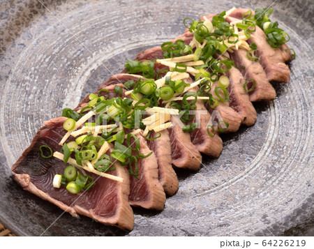 刺身 カツオのたたき 刺身 カツオのたたき 64226219