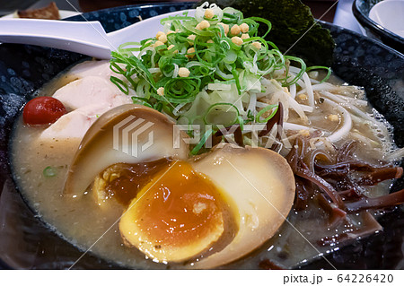 梅ラーメン 虎威原 沖縄県 南風原町 横 梅ラーメン 虎威原 沖縄県 南風原町 横 64226420