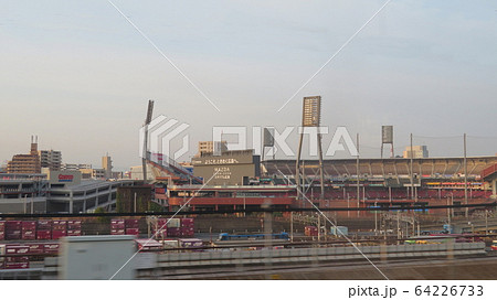 新幹線から見えるマツダスタジアム 64226733