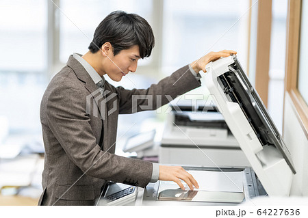 ビジネス　オフィス　コピー 64227636