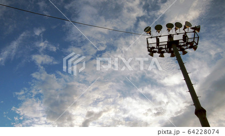 イルミネーション 天気 空 64228074