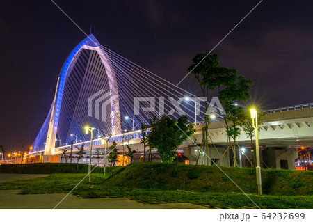 科湳愛琴橋　夜景　台中　台湾 64232699