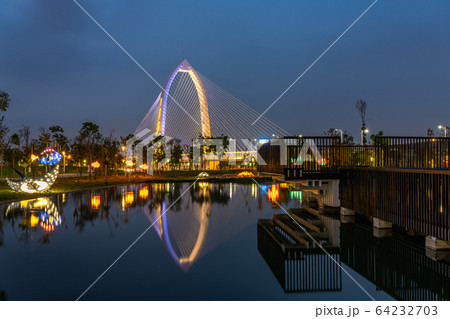 科湳愛琴橋　夜景　台中　台湾 64232703