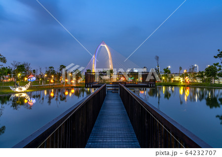 科湳愛琴橋 夜景 台中 台湾 科湳愛琴橋 夜景 台中 台湾 64232707