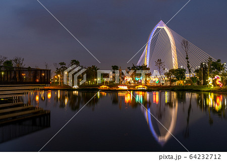 科湳愛琴橋 夜景 台中 台湾 科湳愛琴橋 夜景 台中 台湾 64232712