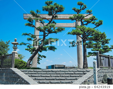 東海道五十三次 七里の渡し 伊勢国一の鳥居 東海道五十三次 七里の渡し 伊勢国一の鳥居 64243919