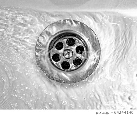 Draining water with a stainless steel grate in an 64244140