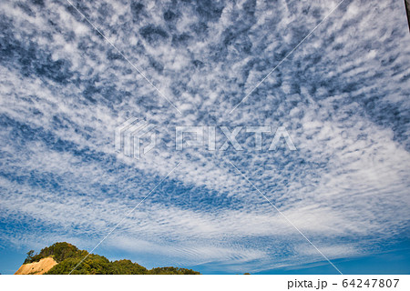青空と雲 エコイメージ 青空と雲 エコイメージ 64247807