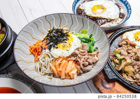 韓国料理、ビビンバ、トッポギ、チャジャンミョン、石焼ビビンバ 64250538