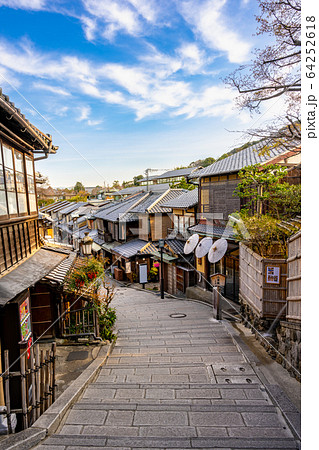 京都 二年坂・清水寺の参道 京都 二年坂・清水寺の参道 64252618