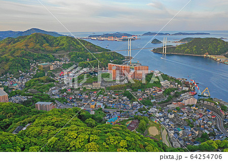 長崎市街地の朝景 64254706