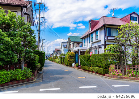 閑静な住宅街 閑静な住宅街 64256696