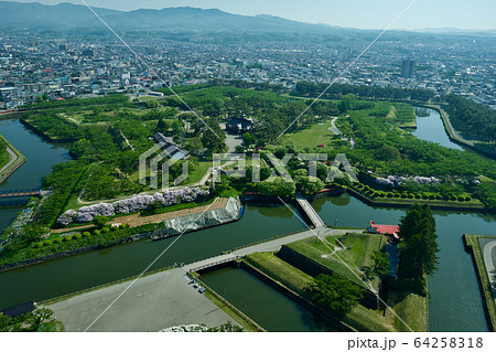 【函館】五稜郭タワーから見下ろす五稜郭 【函館】五稜郭タワーから見下ろす五稜郭 64258318