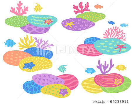 サンゴと熱帯魚の手描き風イラストセットのイラスト素材