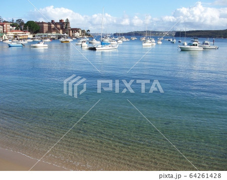 シドニーにあるマンリービーチの穏やかなひと時。 64261428