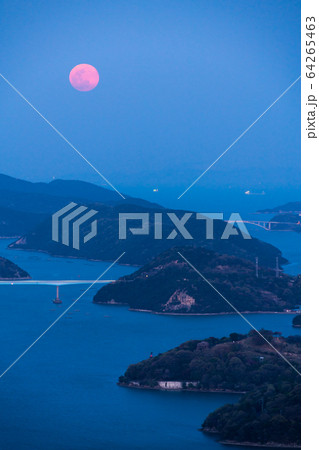 満月(スーパームーン) 瀬戸内海の夜景 満月(スーパームーン) 瀬戸内海の夜景 64265463