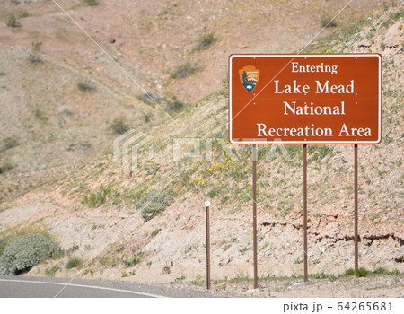 Lake Mead National Recreation Area Sign near the Arizona Nevada boarder in Mohave County, Arizona USA Lake Mead National Recreation Area Sign near the Arizona Nevada boarder in Mohave County, Arizona USA 64265681