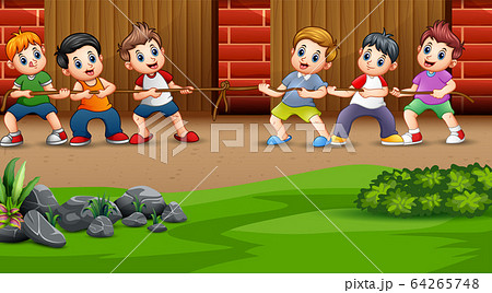 Children play tug of war in the backyard 64265748