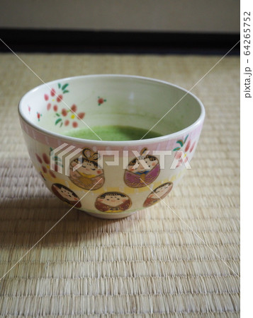 お雛様のお茶碗で一服 お雛様のお茶碗で一服 64265752