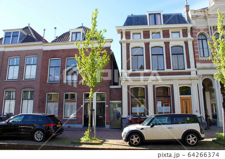 フェルメールの小路 64266374