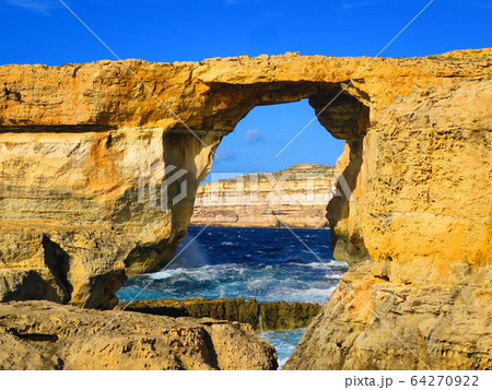 マルタ ゴゾ島のアズールウィンドウの写真素材