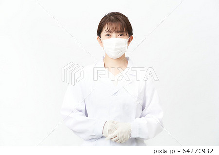 女性医師　白バック 64270932
